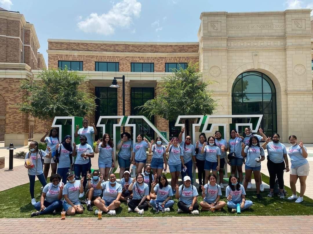 Seniors Visit Colleges Across the State